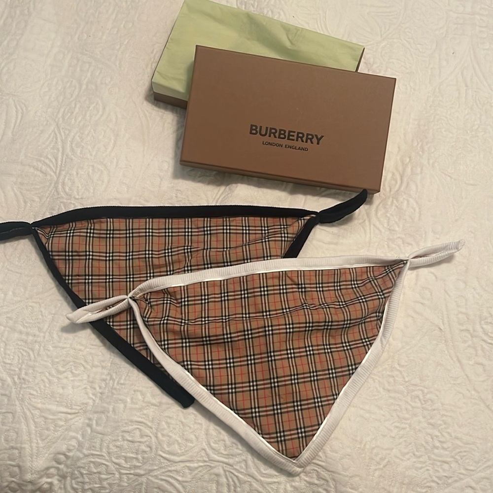 Burberry bib set of two